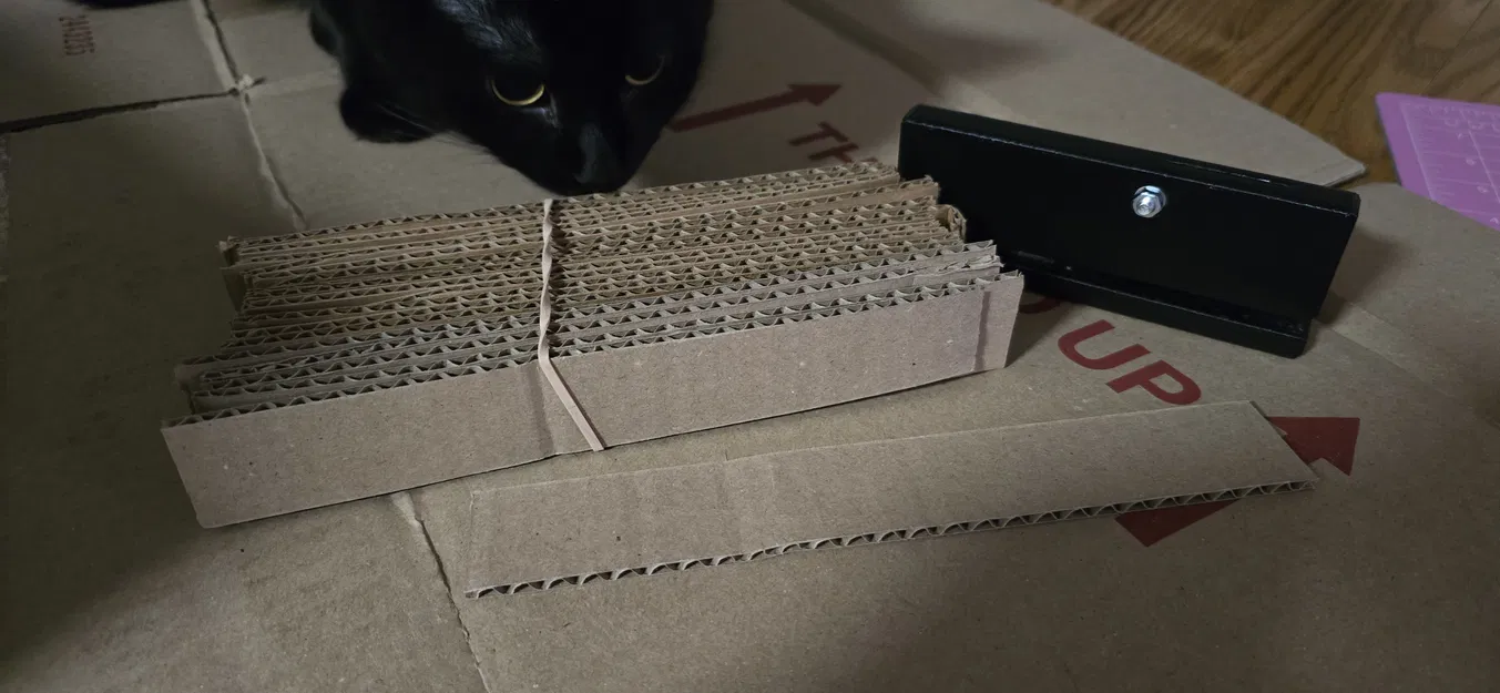 Dụng cụ cắt bìa carton Chonkified Cat Scratcher - Image 8