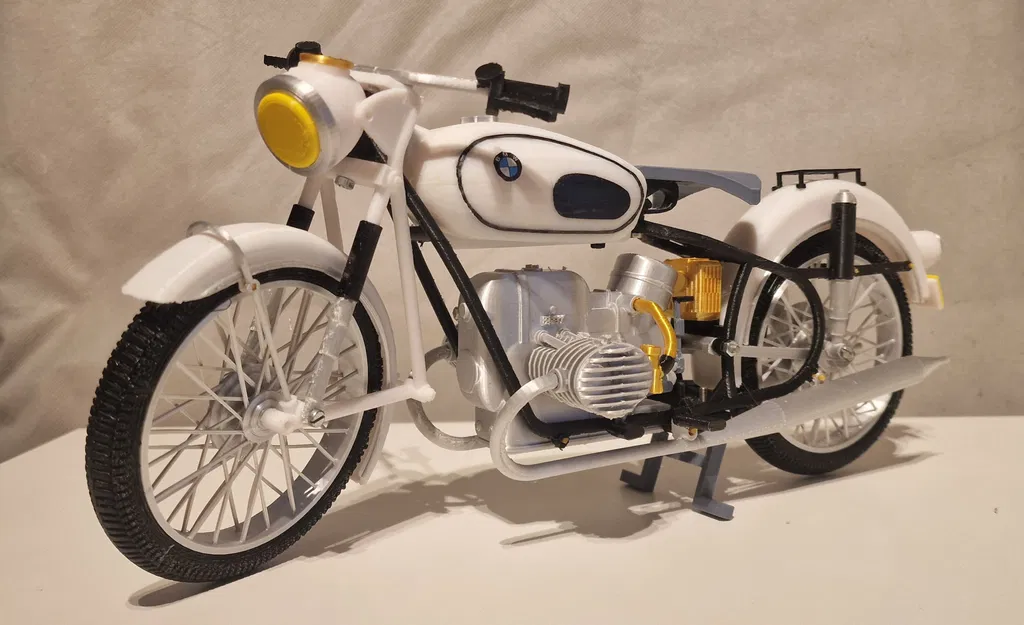 Mô hình xe máy BMW R60/2 1964 tỉ lệ 1:6 của Ed van der Heijden - Image 1