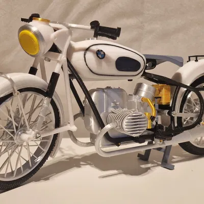 Mô hình xe máy BMW R60/2 1964 tỉ lệ 1:6 của Ed van der Heijden