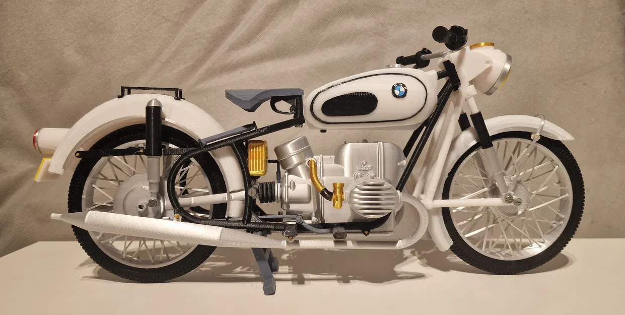 Mô hình xe máy BMW R60/2 1964 tỉ lệ 1:6 của Ed van der Heijden - Image 3
