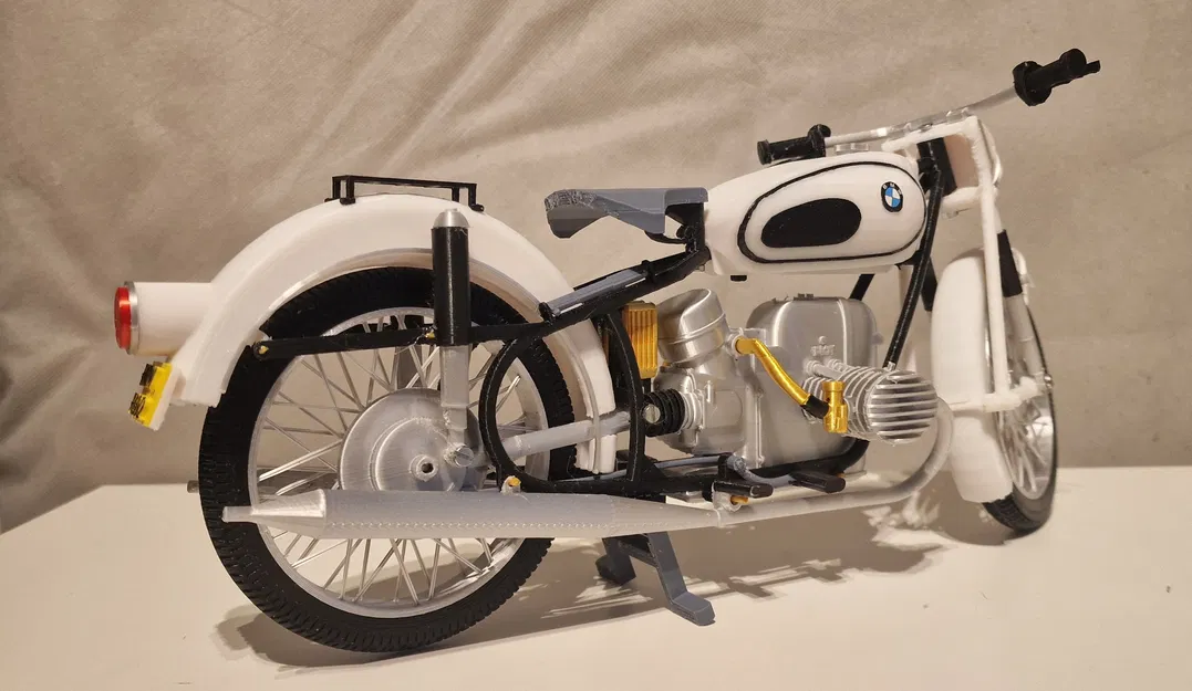 Mô hình xe máy BMW R60/2 1964 tỉ lệ 1:6 của Ed van der Heijden - Image 6