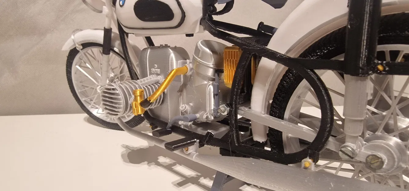 Mô hình xe máy BMW R60/2 1964 tỉ lệ 1:6 của Ed van der Heijden - Image 11