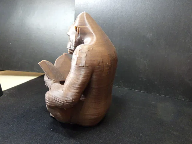 Mô hình Khỉ Đột Ngồi Đọc Sách - Image 3