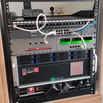 Khung Gắn Rack 19" 2U cho Router Fritzbox / Switch PoE / Raspberry