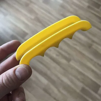 Kẹp túi nilon đi chợ, mang được nhiều thứ cùng lúc