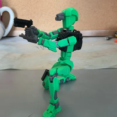 Kính nhìn đêm và mũ bảo hiểm quân sự cho Dummy 13