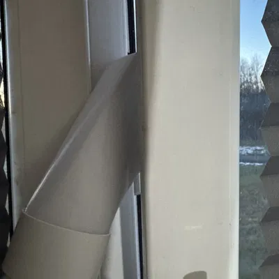 Ống nối thoát khí xTool M1 Ultra qua cửa sổ