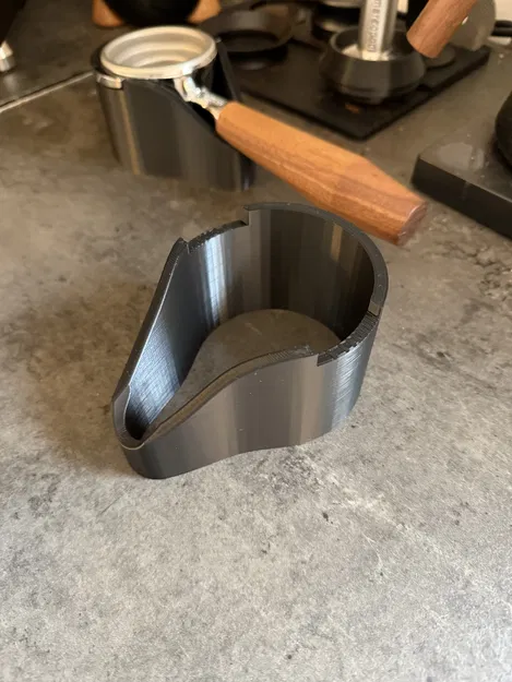 Chân đế tay cầm portafilter La Marzocco 58mm - Image 3