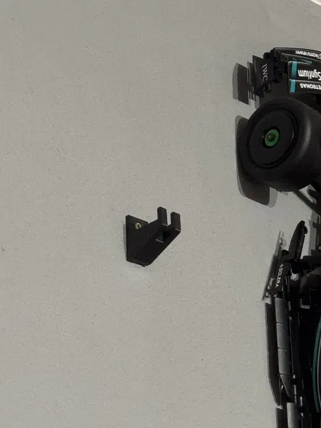 Giá treo tường Lego Technic Ferrari SF-24 F1 (42207) - Image 1