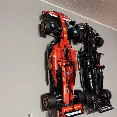 Giá treo tường Lego Technic Ferrari SF-24 F1 (42207)