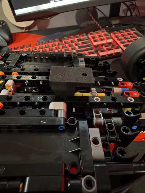 Giá treo tường Lego Technic Ferrari SF-24 F1 (42207) - Image 5