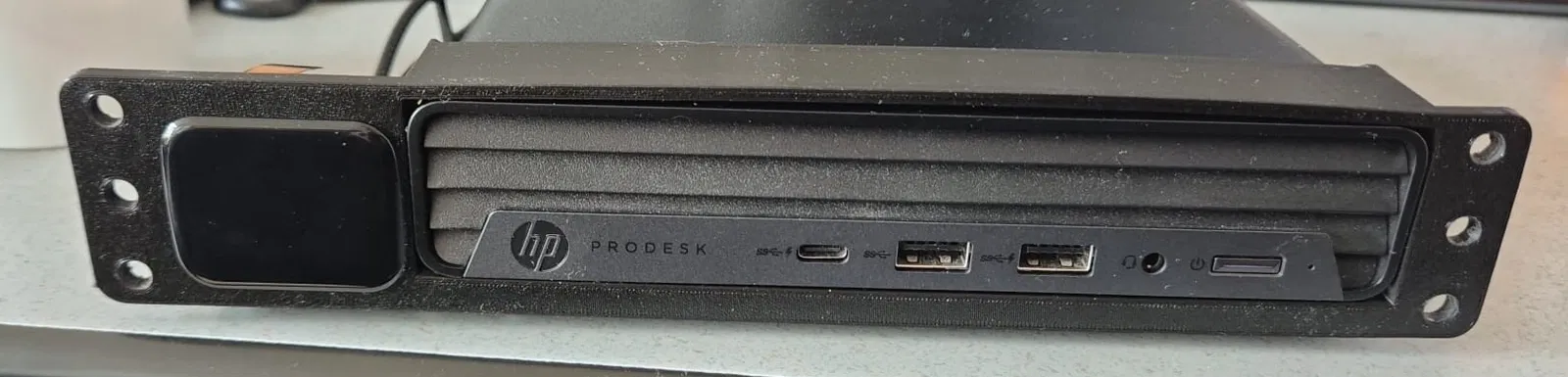 Giá đỡ rackmount 10 inch cho HP Elitedesk và Prodesk kèm JetKVM - Image 3