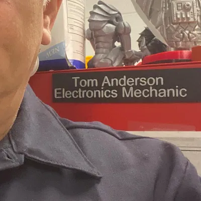 Biển Tên   (Ai đó à? Ai đó đó!)