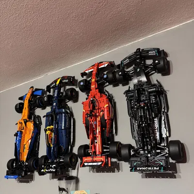 Giá Treo Tường Lego Technic Oracle Red Bull Racing RB20 F1 (42206)