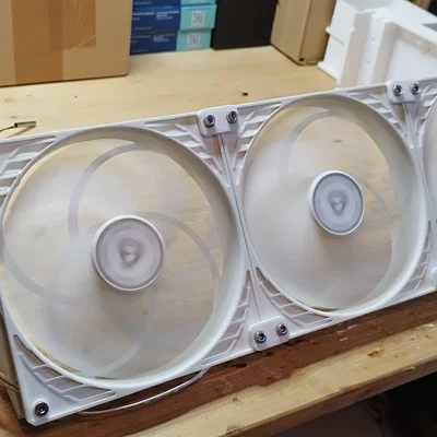 Giá đỡ quạt Deye 8,10,12KW / Deye Fan Mount 8,10,12KW (Quạt 120mm / 140mm) Làm mát bổ sung