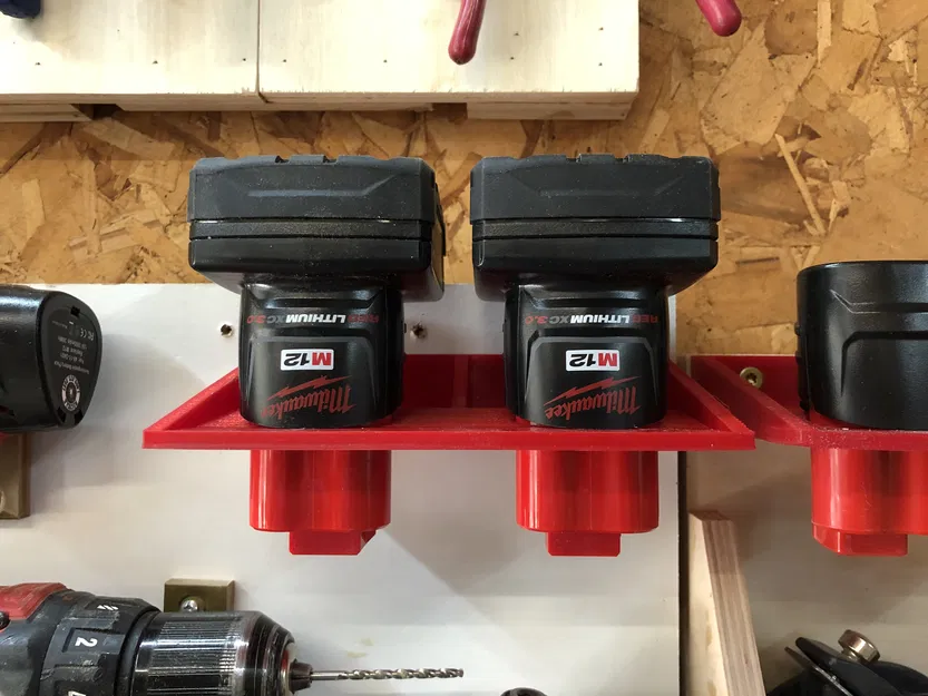 Khay Đựng Pin Milwaukee M12 Phiên Bản Mới - Phiên Bản 5! - Image 3