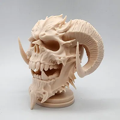 Tượng Đầu Lâu Quỷ Sừng