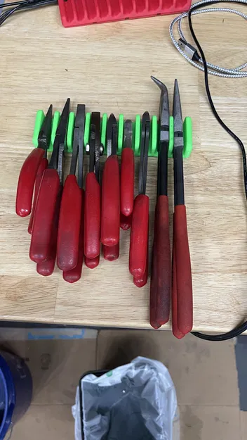 Kệ Gridfinity đựng 9 kìm - Image 1