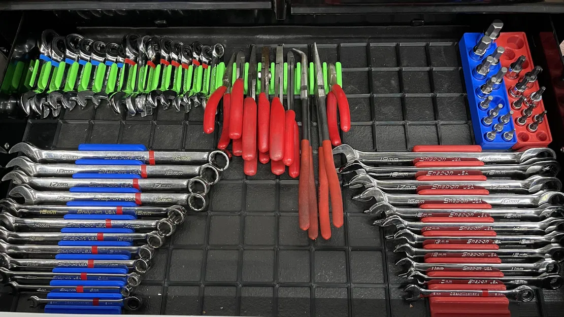 Kệ Gridfinity đựng 9 kìm - Image 3