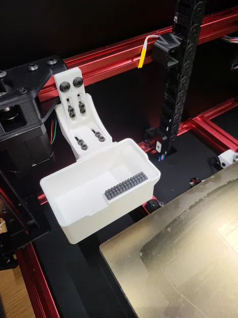 Voron 2.4: Giá đỡ chổi Bamboo A1 có thùng chứa - Image 1