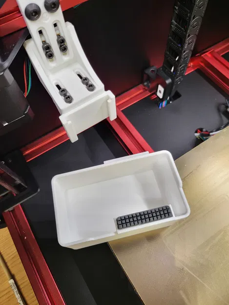 Voron 2.4: Giá đỡ chổi Bamboo A1 có thùng chứa - Image 2