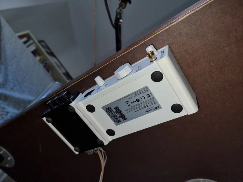 Giá đỡ dưới bàn cho Arturia Minifuse 1 - Image 1