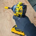 Kẹp Giữ Mũi Vặn Vít DeWalt DCF850B - Thumbnail 4