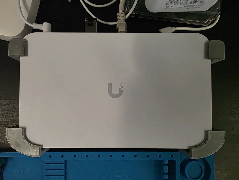 Giá đỡ treo tường Unifi Cloud Gateway UCG Fiber - Image 1