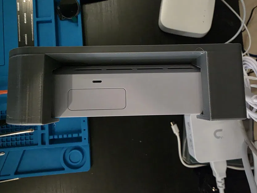 Giá đỡ treo tường Unifi Cloud Gateway UCG Fiber - Image 3