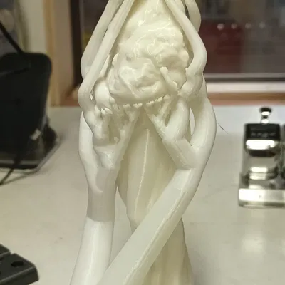 Tượng Phụ Nữ Chơi Hoa Bản Scan 3D