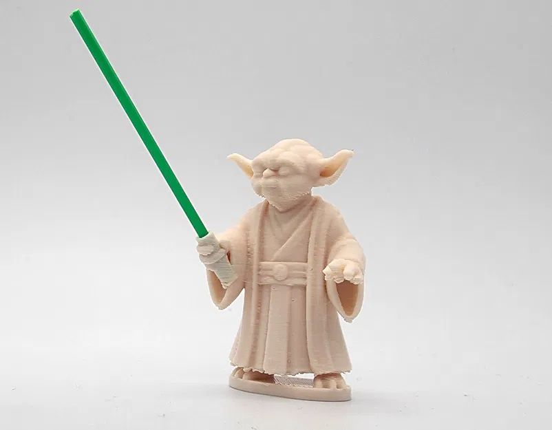 Mô hình Master Yoda Mini kèm Lightsaber bằng sợi nhựa - Image 3
