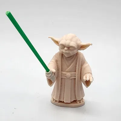 Mô hình Master Yoda Mini kèm Lightsaber bằng sợi nhựa
