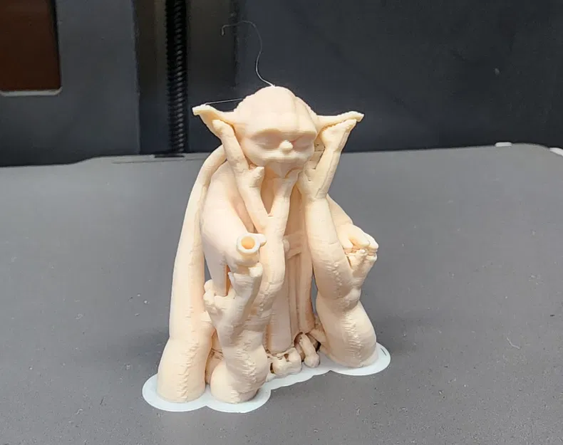 Mô hình Master Yoda Mini kèm Lightsaber bằng sợi nhựa - Image 8