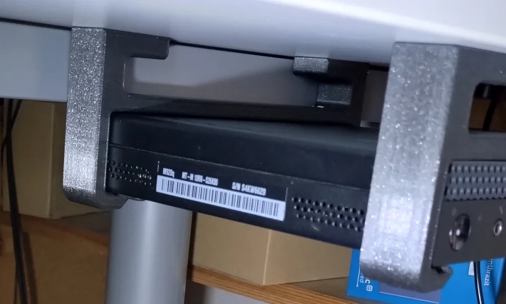 Giá đỡ Lenovo ThinkCentre Tiny M920q Gắn Dưới Bàn Có Offset - Image 3