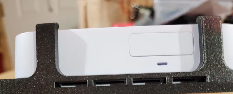 Giá đỡ treo tường Ubiquiti Cloud Gateway Max/Ultra - Image 2