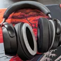 Kẹp đệm tai Sennheiser Momentum 4 - Thumbnail 1