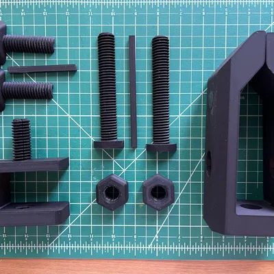 Con Ngựa Khâu Da Cho Đồ Da