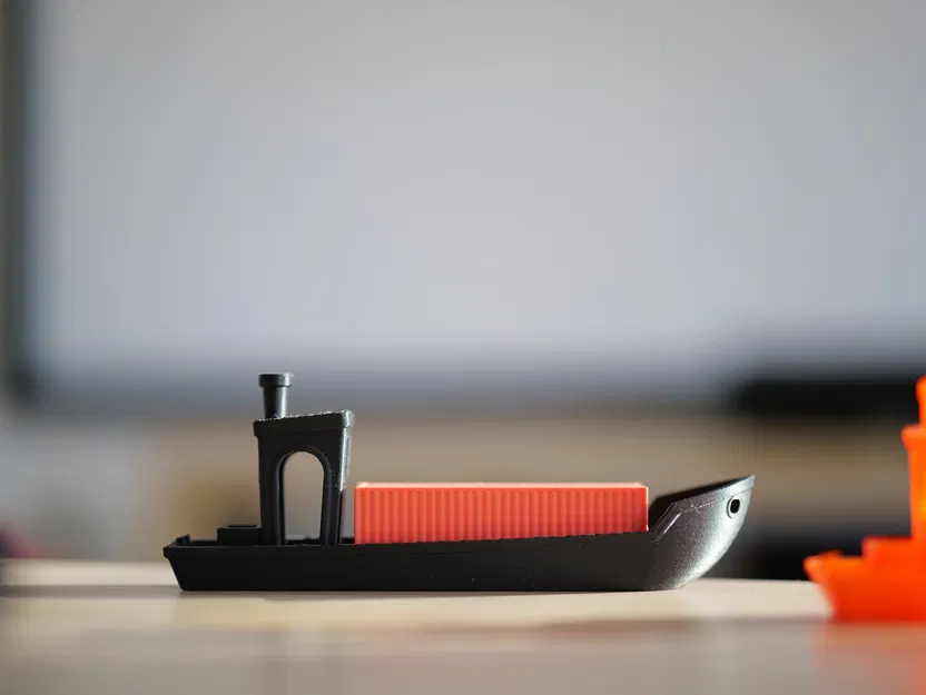 Benchy Chở Container - Image 1