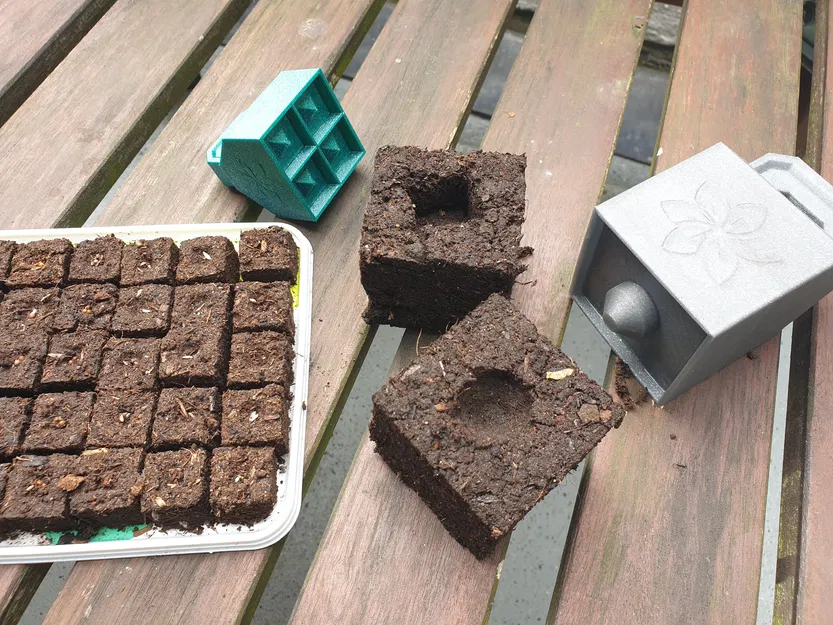 Khuôn làm/chặn đất trồng - in liền - Image 2