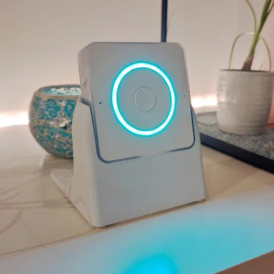 Chân đế thời trang cho phiên bản xem trước Trợ lý Giọng nói của Nabu Casa