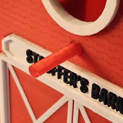 Chuồng chim nhà kho màu đỏ