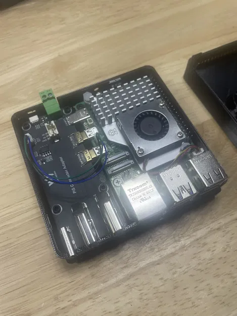 Vỏ Case Raspberry PI 5 Kèm Card HDMI Adapter - Image 3