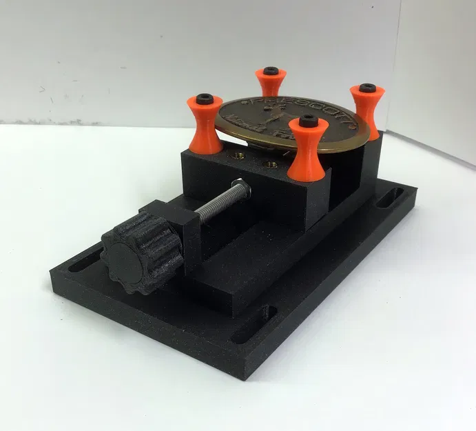 Máy Kẹp Vạn Năng Nhỏ Gọn Hoặc Ê Tô Xách Tay - Image 1