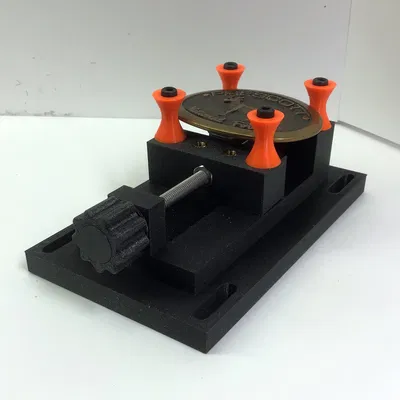 Máy Kẹp Vạn Năng Nhỏ Gọn Hoặc Ê Tô Xách Tay