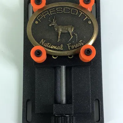 Máy Kẹp Vạn Năng Nhỏ Gọn Hoặc Ê Tô Xách Tay