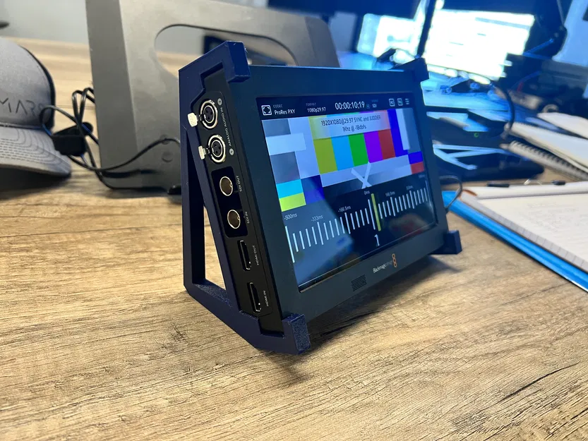 Chân đế màn hình Blackmagic Video Assist 7 inch - Image 1