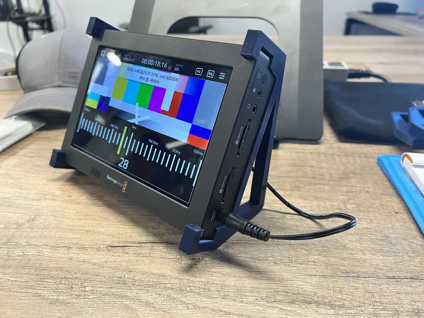 Chân đế màn hình Blackmagic Video Assist 7 inch - Image 3