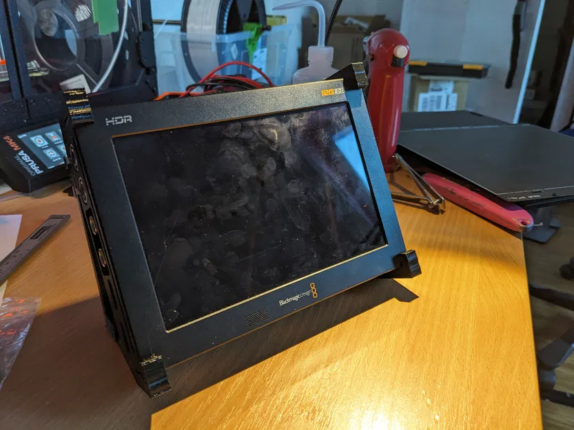 Chân Đế Màn Hình Video Assist Blackmagic 7 inch - Image 1