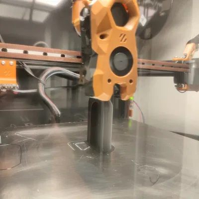 Giá treo tường đựng remote cho Roku