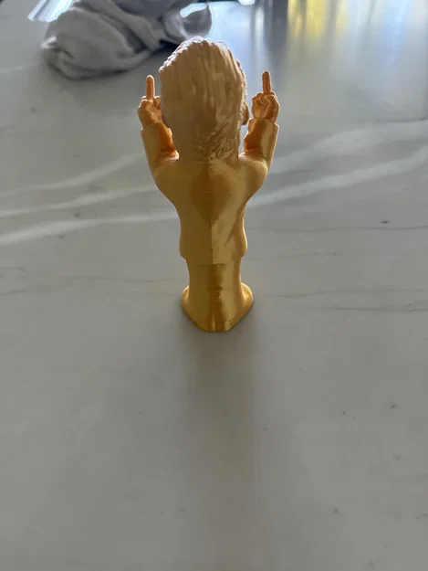 Mô hình Donald Trump Giơ Hai Ngón Giữa - Image 2